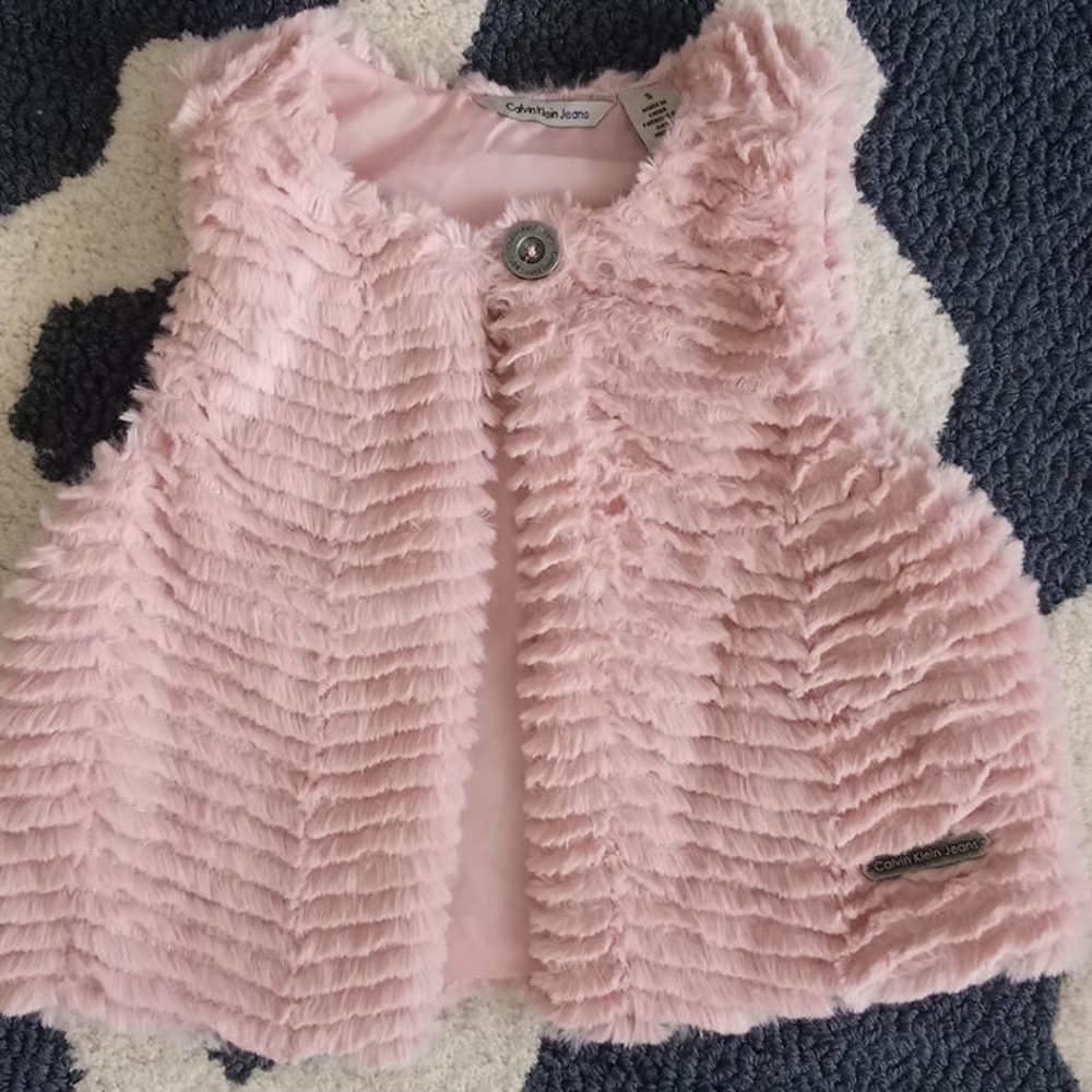 Calvin Klein Girl's Faux Fur Vest Size 5